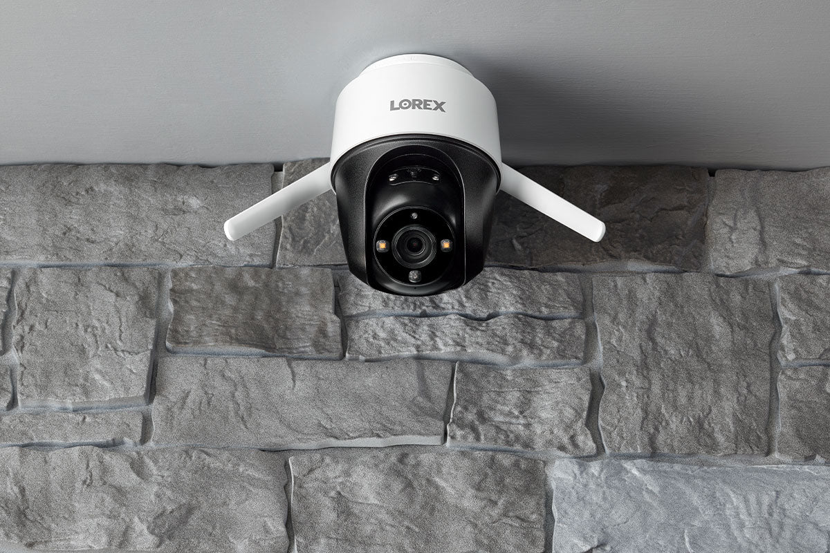 Lorex 2K Pan-Tilt Outdoor Wi-Fi Security Camera - Image 4