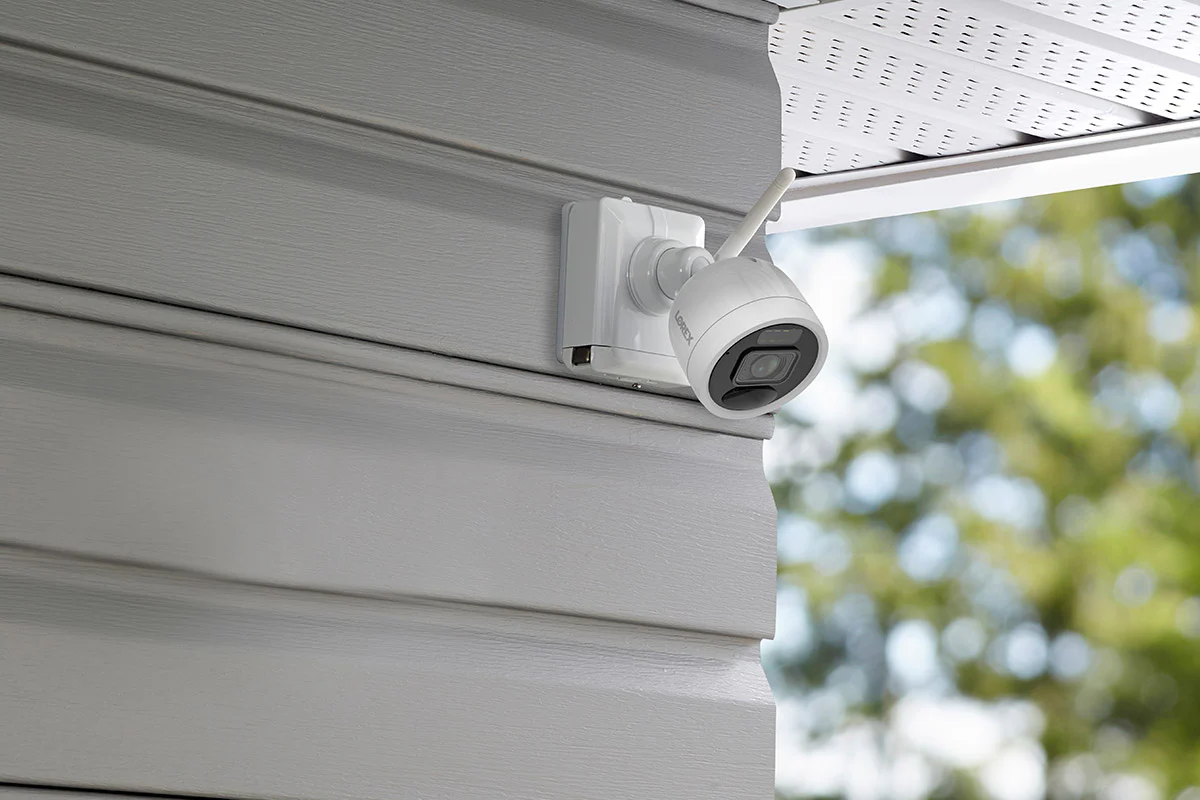 Lorex 2K 8-Channel 1TB NVR System with Four Outdoor Battery Security Cameras - Image 9