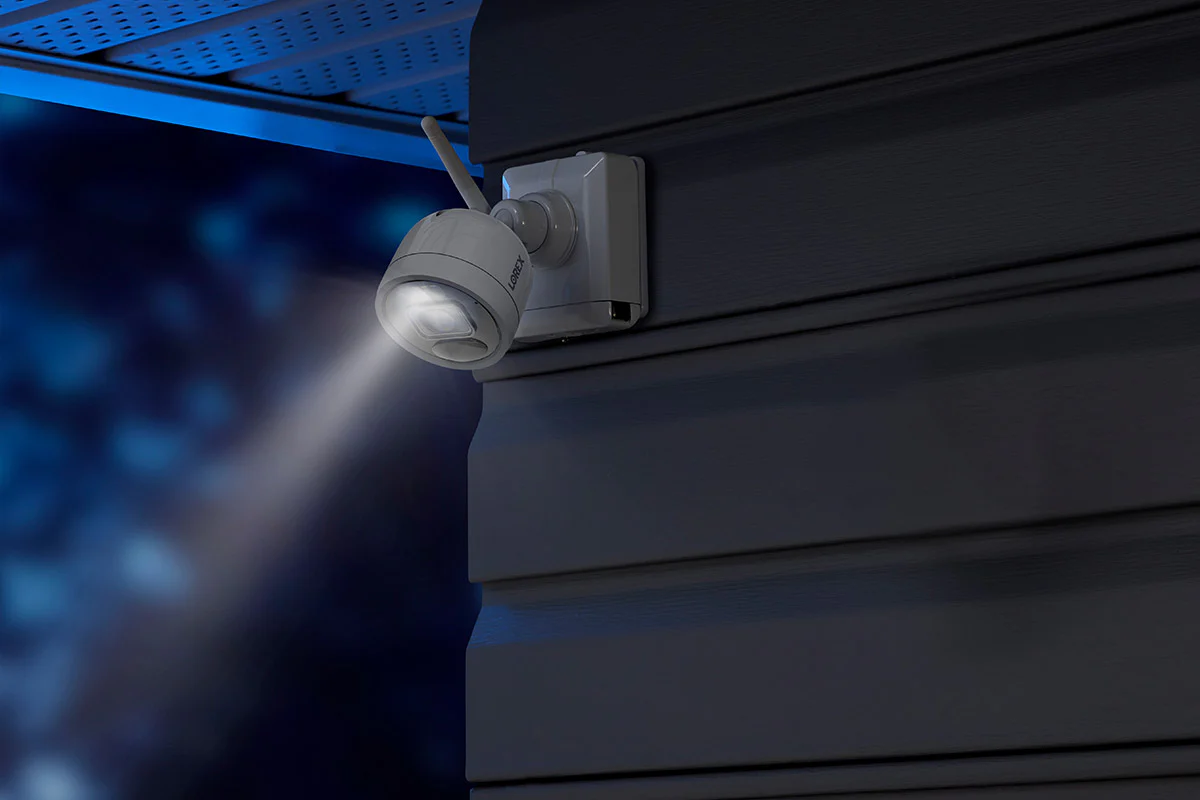 Lorex 2K Spotlight Outdoor Battery Security Camera (Add-On) - Image 6